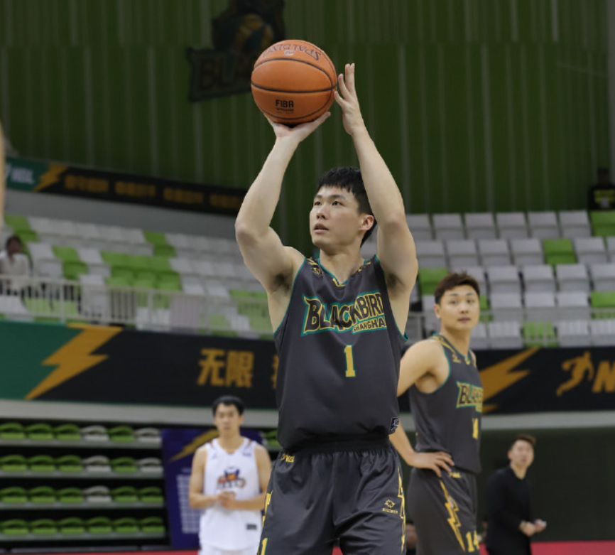 爱游戏体育-首秀仅得1分！网红球员终于登场，没打就进全明星